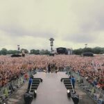Jain Instagram - La saison des festivals se termine bientôt et c’était extraordinaire de vous revoir, de remonter sur scène ❤️‍🔥❤️‍🔥❤️‍🔥❤️‍🔥. Merci énormément… merci à tous les festivals qui nous ont accueillis! Ou est-ce que l’on s’est croisés ? @vieillescharruesofficiel @festivaldepoupet @lesnuitssecretes @paleo @festivalambert @festivalbeauregard @festineuch @festival_ecaussysteme @festival_pauseguitare @festivallesescales @musicalarue @vyv_festival @solidays @ardeche_alunafestival @rockinevreux @freemusicfestival @idile_festival @6micaix @festivallasemo