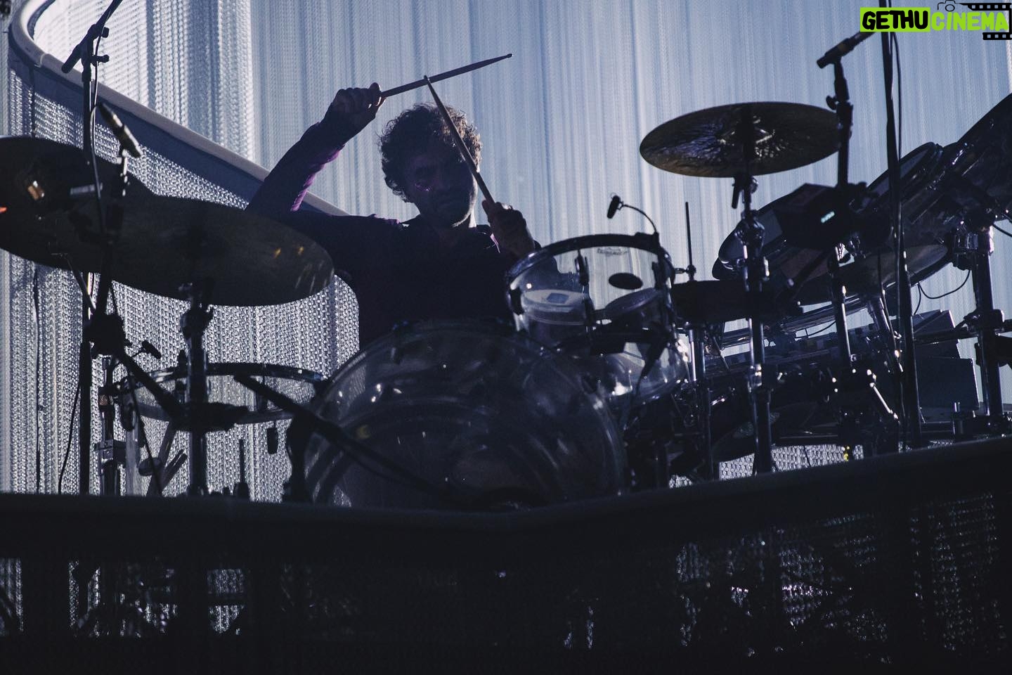 Jain Instagram - Bordeaux, Rennes et Pariiiiiiiiiis !!!!!!!!!! J’ai eu du mal à atterrir depuis jeudi 🚀🚀🚀🚀... Je vous le dit en concert, mais merci infiniment de me faire vivre mon rêve, merci d’être là, merci de venir voir ce concert ❤️🔥. Paris, vous étiez filmé 😉 et on a plein de « petites » surprises pour vous ! Vous êtes venus à quel concert ? Avant ça, merci à mon équipe incroyable : @osoumali @emelinefougeray @louxormusic @benjaminporraz , je vous le dit quasi tous les soirs, mais je vous aime ❤️. @juli3_l3noir, @jeremy.bargues, @deryasound, @mariesandrinem, @romain_leclerc, @spookland_records, @columbiafrance, @a_m_b_u_j_a_ , @yoannrousselson, Léo, Sergio, Enzo, Yvess, @zen_eat, @crabbylecrab, Mathieu, merci 🙏🙏🙏❤️. Merci à @nathan_paulin pour avoir joué le funambule à paris ! Pic 1,2,3,4,6,7 @yawata__ Pic 5 @lisamiquet