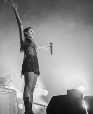 Jain Instagram - Merci la Suisse!!!!!! Il a fait chauuuuuud 🥵🥵🇨🇭❤️ @festineuch