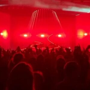 Jain Instagram - Amiens, Montpellier et Lyon, mais merciiiiiiiiiiiii 🔥🔥🔥❤️!
Vous retrouver au rendez-vous  est incroyable, j’en avais tellement rêvé 🥹 ! Ce début de tournée commence très très fort! 

Merci à toute mon équipe de feu grace à qui cette tournée est Full Fool Love ❤️🤘

@juli3_l3noir @osoumali @emelinefougeray @louxormusic  @benjaminporraz @deryasound @mariesandrinem @romain_leclerc @jeremy.bargues @matthieucrossard @a_m_b_u_j_a_  @crabbylecrab