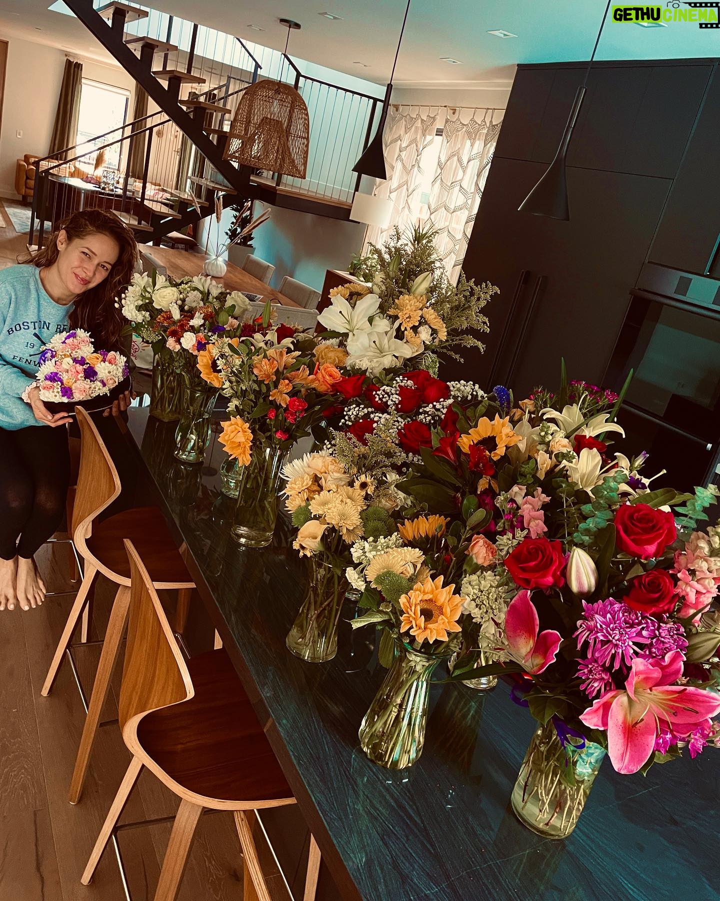 Jaina Lee Ortiz Instagram - Still on a happy high from this past weekends opening night. 🎭 Special thanks to our Director, @kralabbar for kicking us into gear and letting us fly and @seblime88 for all the groundwork behind the scenes. ✨ I love you friends. For those who’ve already seen it, for those who are about to see it, I love you soooo much! 🩶🩶🩶🩶 Cast mates, @jeremyluke323 @lynnadrianna811 @leif_me_alone_brah @sibleyface … what a ride! 🥹 We have 10 more shows. Lesssss do this!!!
