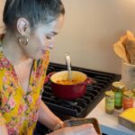 Jaina Lee Ortiz Instagram - #SomosNuevaYork 🌴🇵🇷🌆 So, I’m going the untraditional route. We normally double fry tostones. But, I gotta look out for them arteries. I tried them in the air fryer for the first time using a little avocado oil and some sea salt…. Bam. Crunchy, delicioso! Mmm Que sabor. You can also make this with white rice. However you make it, if you use @eatloisa ….it’s going to have that flavor that makes it so special. #HispanicHeritageMonth