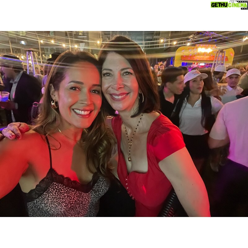 Jaina Lee Ortiz Instagram - Today’s the day! So excited to share this beautiful movie with you! Check out @thelonggamemovie in theaters this weekend. You can bring the family too! ⛳️🙏🏽💚