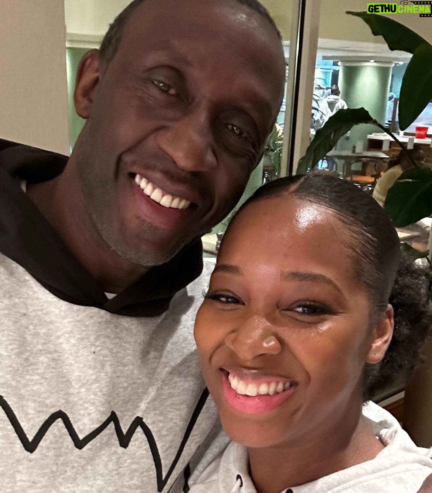 Jamelia - 6.5K Likes - My big girls and I had such a lovely time at the @mbcc_awards last weekend, an event that always feels a like a family reunion ā¤ļø
Shout out the gorgeous @leahcharlesking who shuts it down every year and my bro bro @richardblackwood who was an equally sensational host!
I NEVER go to after parties, but when I heard my brothers @officialsosolid @harveyofficial @swissworld_ AND @djmasterstepz were going to be in the building, I was there til the lights came on š¤£š¤¦š¾āāļøš¤£
Well done to team MBCC, proud of you guysā¦oh and waitā¦the last picā¦
I got to spend time with one of my HEROES @linford_christie!!! Honestly, I couldnāt contain myself, The nicest, sweetest man, always a beautiful experience when someone you look up to is as wonderful as you expected.
Thanks so much for having us @tru_powell & crew ā¤ļøā¤ļøā¤ļø
(Outfit details tagged on pic 3 š)