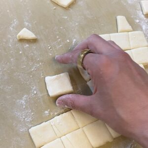 Jamie Gray Hyder Instagram - 👩🏻‍🍳 The only thing I’ve been doing longer than acting, is eating & cooking. Extremely grateful to the many friends & chefs who’ve welcomed my imposter ass into the kitchen the last few months. The gig economy is a real breeding ground for situational depression, but your inclusion and willingness to teach continues to give me a renewed sense of purpose 🙏🏼❤️✨ (plus my civilian dinner parties are about to get some major upgrades!!)