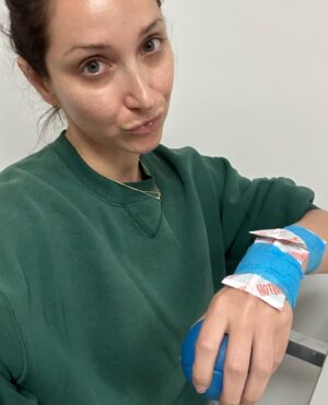 Jamie Lee Instagram - We’re freezing (more) embryos, ya’ll. Today was the retrieval. Went well! Although the prep was… not my fav.

IVs are always a challenge with me. I had a nurse and an anesthesiologist both looking at my veins, person on each arm, concerned, ultimately concluding, “They just look really flat.” Sorry I don’t need a double D bra to hold up my veins, ladies! Sorry they’re not busting out of a crop top for you!!

The nurse had to warm the backs of my hands with those teabags you put in your ski gloves to prevent frostbite. But they didn’t help much. My veins kept, as they said, rolling. “Flat! Rolling!” What is happening? Are you describing veins, or the topography of Napa?

I got poked/stuck, I want to say, four times (more like six if you count the Lidocaine injections I ended up asking for…) before they were able to effectively insert the IV. It would have been beyond traumatizing… however… Say what you will about Botox and injectables… nothing has conquered my needle-phobia quite like those little routine shots of forehead freezey juice. Thank you, toxic societal aversion to aging! Because of you, today was a walk in the park! But like the kind of park with a lot of needles. Today was a walk in Tompkins Square Park. 

Anyway, glad it’s over. Glad I’m sipping Gatorade right now, on the other side of it, staring at my dog. 

Also last but very not least: Grateful for @samaronoff 💗🙃💗🙃

#eggretrieval