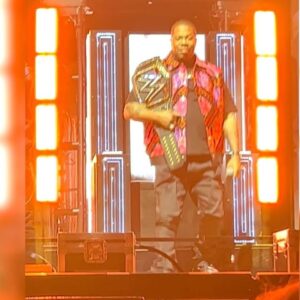Jamie Szantyr Instagram - So @bustarhymes & @spliffstar_mrlewis tore it up last night in Hartford!! 🔥🔥🔥

@wwe 
@50cent 

#TheFinalLaptour