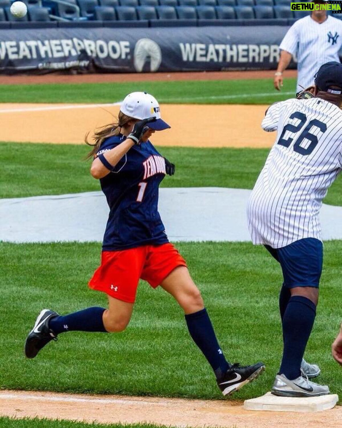 Jamie Szantyr Instagram - Throwback to when I played ball at @yankees Stadium for the 4th Annual Bombers Boomer Broadway Softball Classic for Charity. This is run by Boomer Esiason and I played on his team with other celebrity guests and we played against The Wounded Warriors and some Yankee Alumni. This is probably one of the top coolest things I’ve ever done because anyone who knows me knows how much I love baseball and what a huge Yankee fan I am, so to play ball AT YANKEE STADIUM with some greats like El Duque, who is my top favorite pitcher of all time, and Charlie Hayes was a surreal experience.