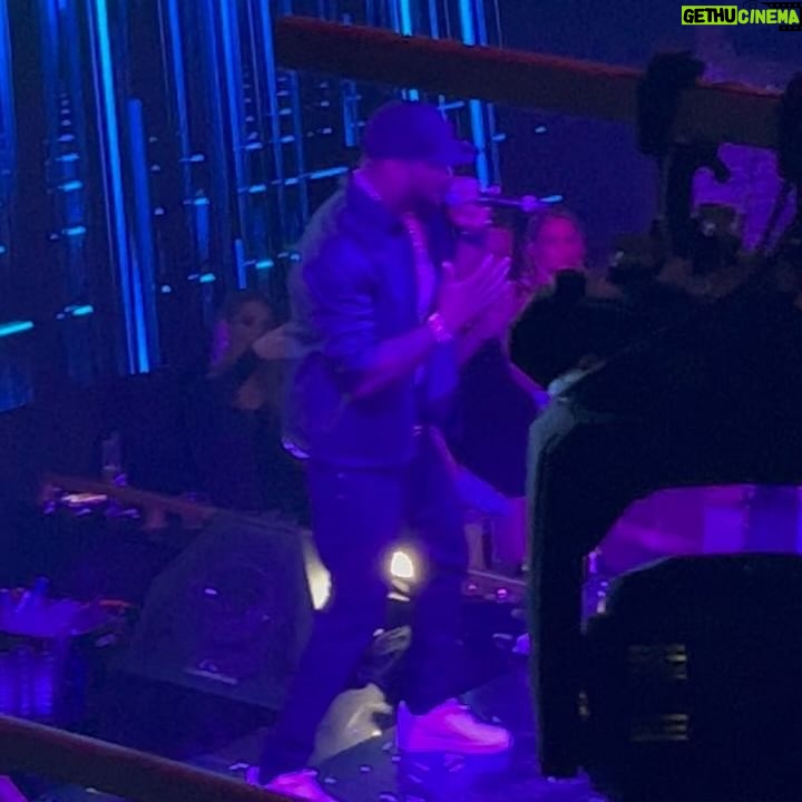 Jamie Szantyr - 5.6K Likes - Last night was a whole π₯ vibe seeing @50cent at @shrinefoxwoods with my 2 favorite babes, @average___bitch__76 & @lalawhite32 π₯π