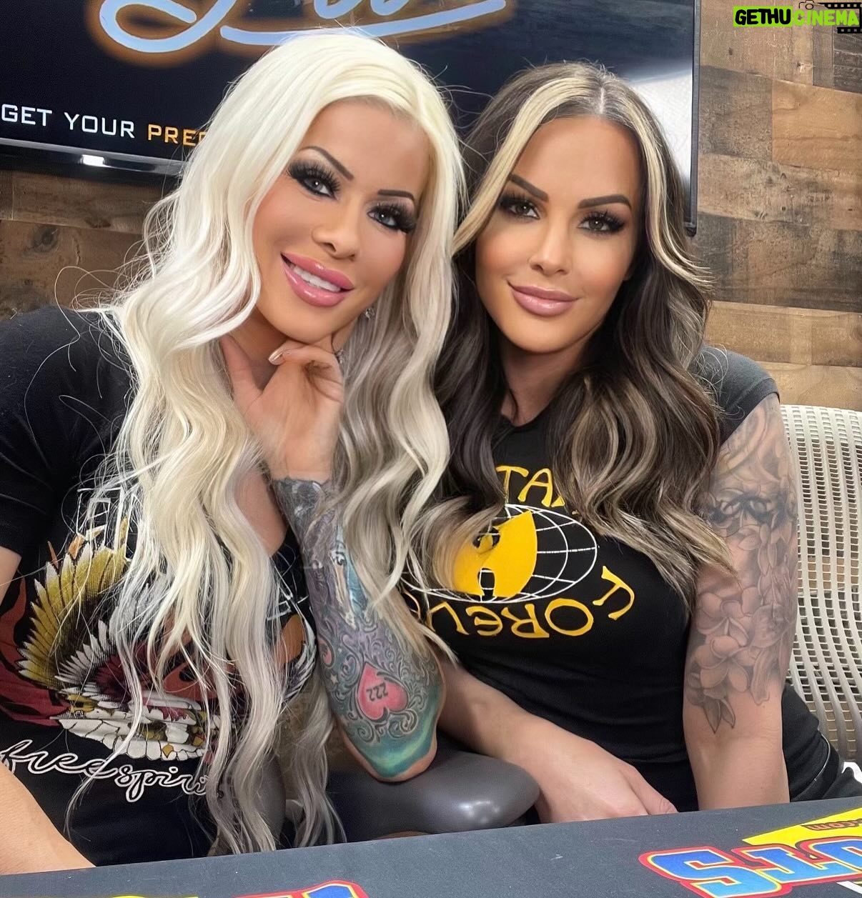 Jamie Szantyr - 7.2K Likes - The Pam Anderson & Carmen Electra of Wrestling.π₯
See yβall in a few weeks at @officialwrestlecon!
@alove4life222