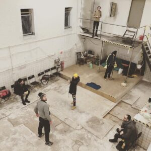 Jana Kovalčiková Instagram - #potľeskjenasavyplata #theatre #actorslife #reharsal #divadlo #dpm #workinprogress #newplace #new #piece #strachopudi #bratislava #stu #kotolna #strachnaskazdodennydajnamdnes @divadlodpm