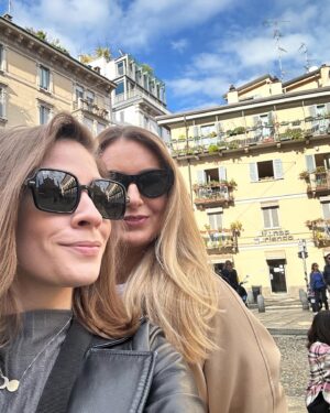 Jana Kovalčiková Instagram - a tak sme boli na výlete. a jedli sme dobré jedlo a pozorovali ľudí. a tešili sa že môžeme toto všetko robiť. lebo cestovanie a spoznávanie je čo? #brutal obohacujuce a ešte aj hashtag #love dám! a samozrejme treba byť aj v dobrej spoločnosti- 🤌🏼 @janacervinkova
