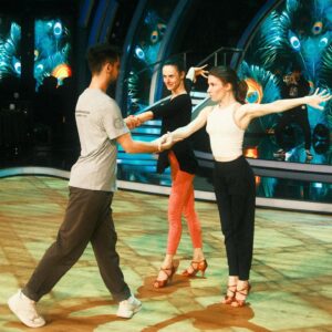 Jana Kovalčiková Instagram - Prešov RULES 😂 Ďaľšia trojica Anicka - Janka & Jaro 💃 Trio Samba night 🔥 Budú TOP ? 

#letsdancemarkiza #momenty #triodance #tanec #samba #exkluzivne #backstage #pepehopohlad