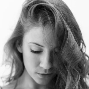 Jana Kovalčiková Instagram - keď fotí @darina.sklenarova každá je krásna!🤍a len tak na dôvažok #inlove with @dulcia_natural ďakujem za všetko 🌸