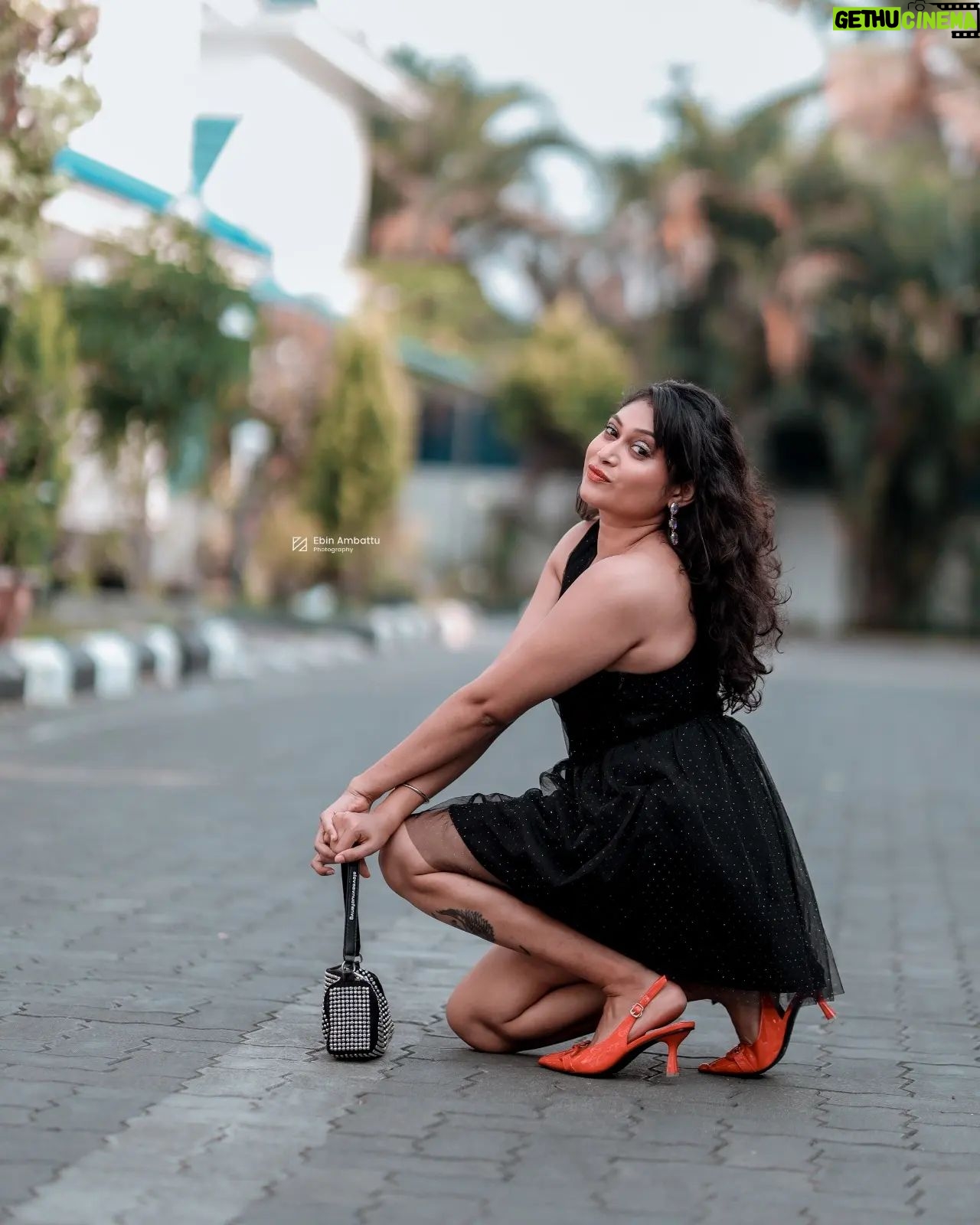 Janaki Sudheer - 3.2K Likes - Black suits me the best
💄 @mua_alisha_official
#exploremore #enjoyment #enjoylittlethings #enjoylife #happiness #happy #hairstyles #blackgirl #blessed #loveyouall #loveyourself #iamonmyway #instagood #instalove #instafashion #instadaily #instamood #picoftheday #possitivevibes #picoftheday #janakisudheer #janakisudheerarmy #vibes #modelsofinstagram #modelsofkerala #bigbossmalayalamseason4 #bigbossmalayalam