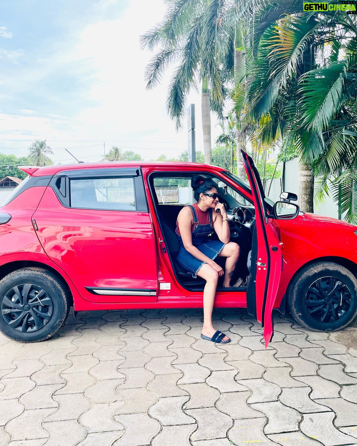 Janaki Sudheer - 2.8K Likes - There’s a lot of tension. But it all goes off when I drive my car.
#instagood #instagram #instadaily #swift #drive #hairstyles #happiness #love #peace #smile #onmyway #janakisudheer #modelsofinstagram #modelsofkerala #love #bigbossmalayalam #bigbossmalayalamseason4 #vibe #mallu #outfitoftheday #outfits #enjoylittlethings #enjoylife #peace