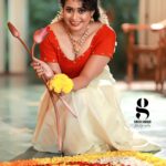 Janaki Sudheer Instagram - Happy onam all 🌼🌼🌼🌹🌹🌹🏵🏵🏵 Still @girishambadi Make up @makeover_beauty__ #instagood #instafashion #instadaily #instalike #instamood #instagram #onamcelebration #onam #peace #pictureoftheday #postoftheday #vibes_of__kerala #enjoylittlethings #happiness #happy #smile #janakisudheer #modelsofinstagram #modelsofkerala #peace #bigbossmalayalam #bigbossmalayalamseason4