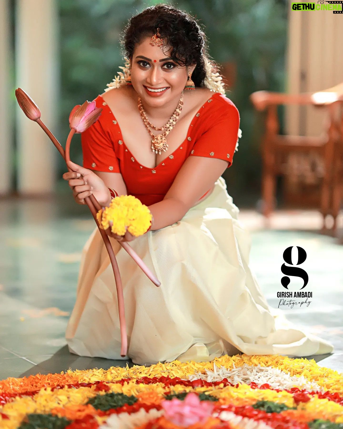 Janaki Sudheer - 8.4K Likes - Happy onam all 🌼🌼🌼🌹🌹🌹🏵🏵🏵
Still @girishambadi
Make up @makeover_beauty__
#instagood #instafashion #instadaily #instalike #instamood #instagram #onamcelebration #onam #peace #pictureoftheday #postoftheday #vibes_of__kerala #enjoylittlethings #happiness #happy #smile #janakisudheer #modelsofinstagram #modelsofkerala #peace #bigbossmalayalam #bigbossmalayalamseason4