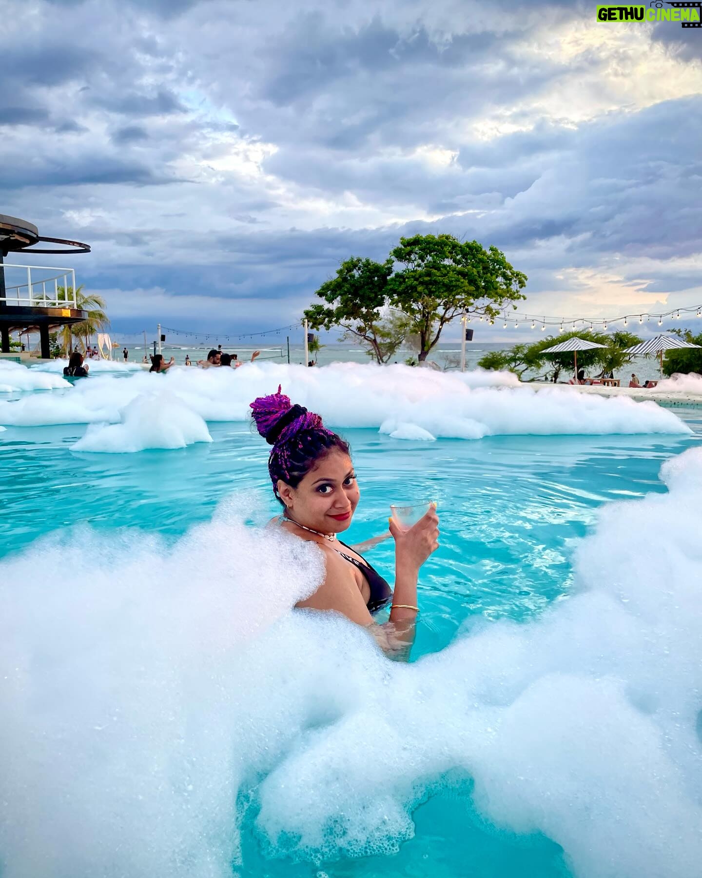 Janaki Sudheer - 3.2K Likes - Summer vibes and poolside tides🥰🥰🥰🥰
#instagram #instagood #instalike #instadaily #instamood #instafashion #iamonmyway #happiness #hairgoals #happy #love #smile #janakisudheer #modelsofinstagram #modelsofkerala #bigbossmalayalam #bigbossmalayalamseason4 #enjoittlethings #hairgoals #happy #happiness #selflove