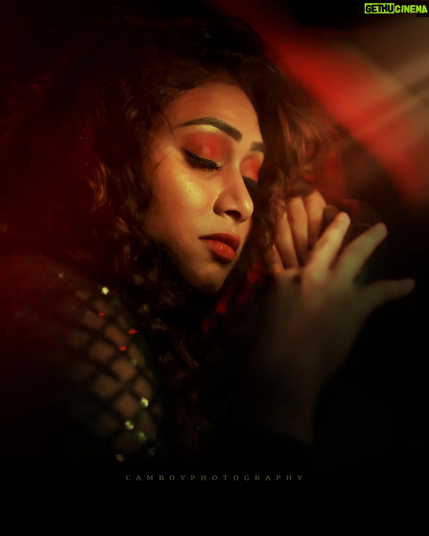 Janaki Sudheer Instagram - Vision without action is daydream, Action without vision is nightmare. #instagood #iamonmyway #instalove #instafashion #instadaily #instalike #instamood #instagram #picoftheday #pictureoftheday #postoftheday #vibes_of__kerala #explore #enjoylittlethings #janakisudheer #modelsofinstagram #modelsofkerala #happiness #bigbossmalayalam #bigbossmalayalamseason4 #attitude #girl #black