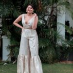 Janaki Sudheer Instagram - Happy vishu all 📷 @ebin_ambattu 👗 @jez_fio 💄 @mua_alisha_official #vishu #janakisudheer #picoftheday #possitivevibes #pictureoftheday #happinessquotes #happy #vibes #love #peace #vibes #selflove #smilemore #iamonmyway #malayalamcinema #modeling #modelsofinstagram #modelsofkerala #janakisudheerarmy #bigbossmalayalamseason4 #bigbossmalayalam #smartpixmedia #actress #actorslife #beautiful #outfits hu