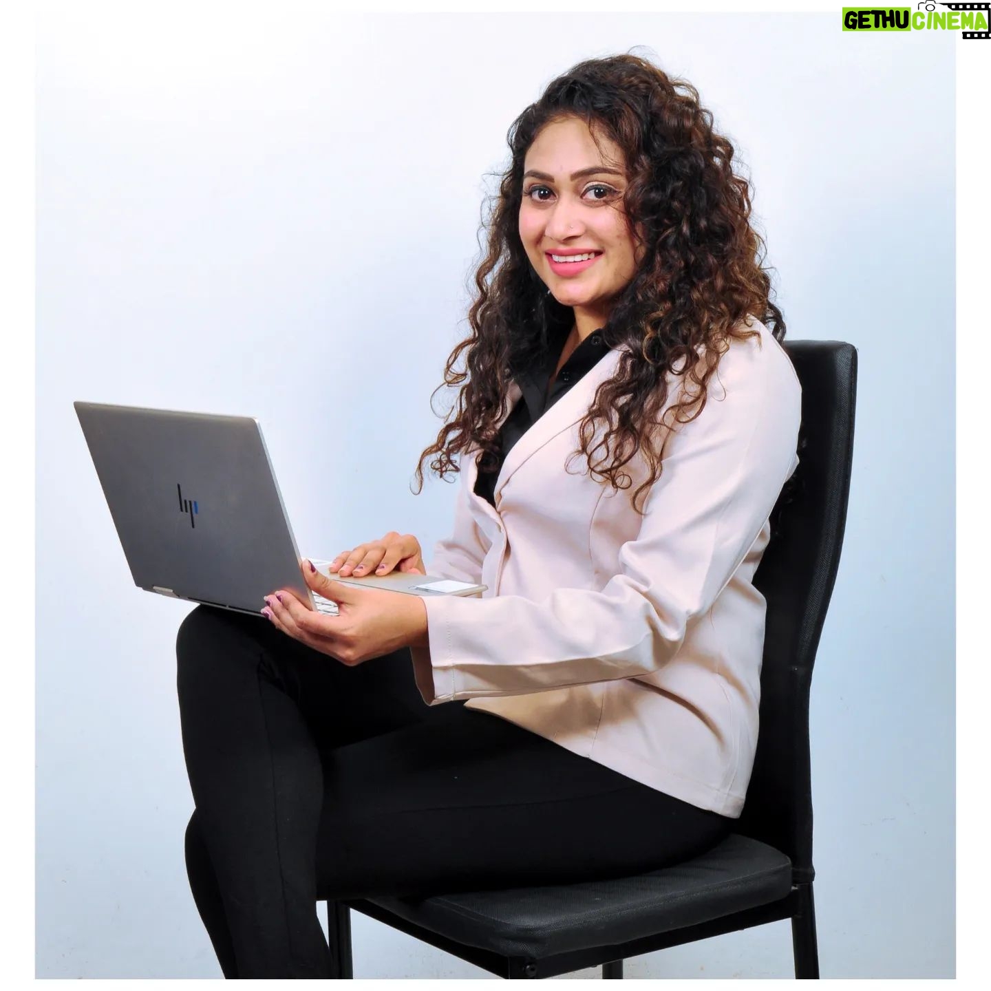 Janaki Sudheer Instagram - "Always be a first rate version of yourself, instead of a. Second-rate version of somebody else." #photooftheday #picoftheday #trending #dubai🇦🇪 #exploremore #explore #happiness #happy #curlyhair #confidence #janakisudheer #selflove #bigbossmalayalam #bigbossmalayalamseason4 #modelsofinstagram #modelsofkerala #pretty #enjoylittlethings #instagood #instalove #instafashion #instadaily #instamood