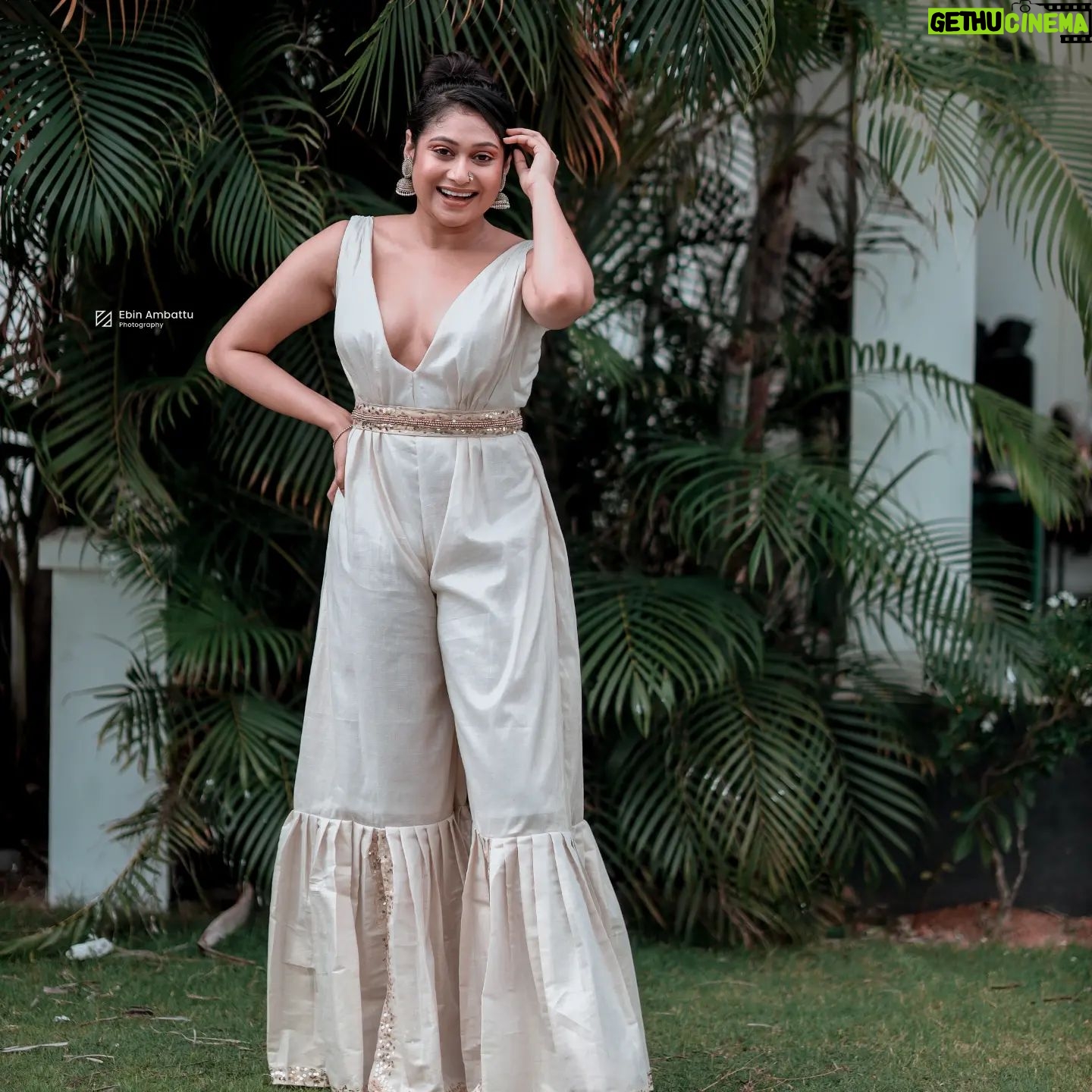 Janaki Sudheer - 5.5K Likes - Happy vishu all
📷 @ebin_ambattu
👗 @jez_fio
💄 @mua_alisha_official
#vishu #janakisudheer #picoftheday #possitivevibes #pictureoftheday #happinessquotes #happy #vibes #love #peace #vibes #selflove #smilemore #iamonmyway #malayalamcinema #modeling #modelsofinstagram #modelsofkerala #janakisudheerarmy #bigbossmalayalamseason4 #bigbossmalayalam #smartpixmedia #actress #actorslife #beautiful #outfits hu
