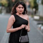 Janaki Sudheer Instagram - Where there is black, there is endless beauty. 💄 @mua_alisha_official 📷 @ebin_ambattu #pictureoftheday #possitivevibes #photooftheday #instagood #iamonmyway #instalove #instafashion #instadaily #instalike #instamood #janakisudheer #janakisudheerarmy #modelsofinstagram #modelsofkerala #malayalam #bigbossmalayalam #bigbossmalayalamseason4 #iamonmyway #happiness #culryhair #peace