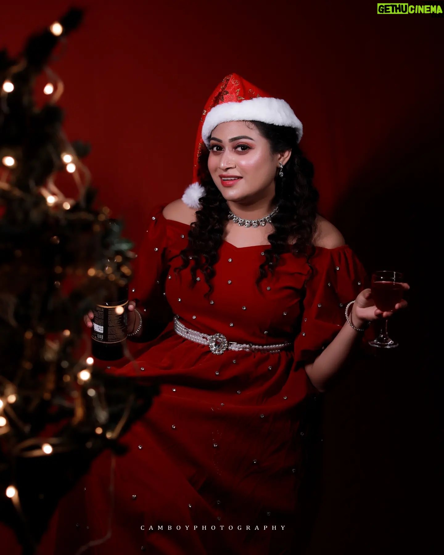 Janaki Sudheer Instagram - Merry Christmas π
π #picoftheday #photooftheday #pictureoftheday #merrychristmas #happiness #vibes_of__kerala #modelsofinstagram #modelsofinsta #modelsofkerala #bigbossmalayalam #bigbossmalayalamseason4 #janakisudheer #instagood #instafashion #instalike #instadaily #mood #cute #enjoylittlethings #iamonmyway