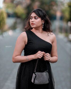Janaki Sudheer Instagram - Where there is black, there is endless beauty.

💄 @mua_alisha_official 
📷 @ebin_ambattu 

#pictureoftheday #possitivevibes #photooftheday #instagood #iamonmyway #instalove #instafashion #instadaily #instalike #instamood #janakisudheer #janakisudheerarmy #modelsofinstagram #modelsofkerala #malayalam #bigbossmalayalam #bigbossmalayalamseason4  #iamonmyway #happiness #culryhair #peace