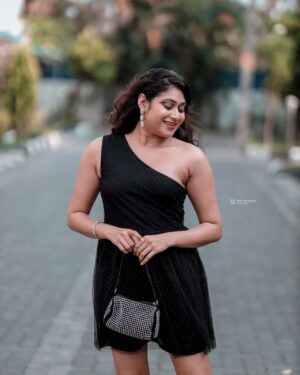 Janaki Sudheer Instagram - Where there is black, there is endless beauty.

💄 @mua_alisha_official 
📷 @ebin_ambattu 

#pictureoftheday #possitivevibes #photooftheday #instagood #iamonmyway #instalove #instafashion #instadaily #instalike #instamood #janakisudheer #janakisudheerarmy #modelsofinstagram #modelsofkerala #malayalam #bigbossmalayalam #bigbossmalayalamseason4  #iamonmyway #happiness #culryhair #peace