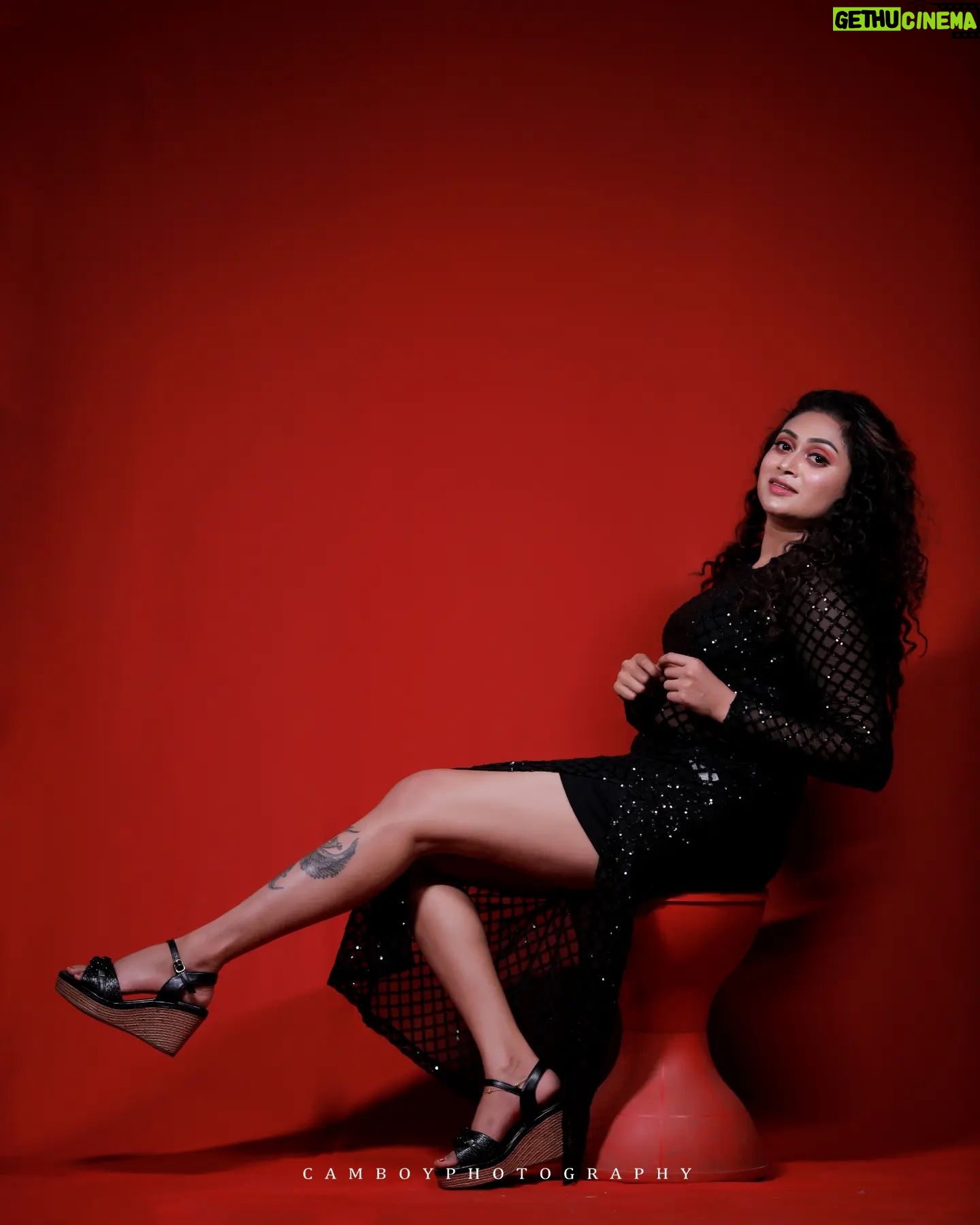 Janaki Sudheer Instagram - The more you praise and celebrate your life, the more there is in life to celebrate. #instagood #iamonmyway #instalove #instafashion #instadaily #instamood #iamonmyway #photooftheday #picoftheday #happy #happiness #loveyourself #janakisudheer #modelsofinstagram #modelsofkerala #bgbossmalayalam #bigbossmalayalam #bigbossmalayalamseason4 #cute #curlyhair #happy