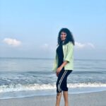 Janaki Sudheer Instagram - Nothing soothes the soul like a day by the ocean ❤️ #kochi #kochin #ocean #vibe #explore #enjoy #enjoylife #explore #peace happy #enjoylittlethings #iamonmyway #janakisudheer #modelsofinstagram #modelsofkerala #vibes #bigbossmalayalamseason4 #bigbossmalayalam #smile #explore #smartpixmedia #actress #curlyhair