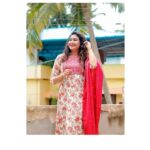 Janaki Sudheer Instagram - Whatever comes in my way I take it with smile 😊😊😊 #enjoylittlethings #janakisudheer #modelsofinstagram #modelsofinsta #modelsofkerala #photooftheday #picoftheday #pictureoftheday #selflove #bigbossmalayalam #bigbossmalayalamseason4 #pretty #vibes #instafashion #instagood #instadaily #instalike #instamood