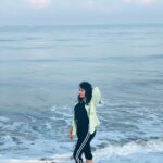 Janaki Sudheer Instagram - Nothing soothes the soul like a day by the ocean ❤️ #kochi #kochin #ocean #vibe #explore #enjoy #enjoylife #explore #peace happy #enjoylittlethings #iamonmyway #janakisudheer #modelsofinstagram #modelsofkerala #vibes #bigbossmalayalamseason4 #bigbossmalayalam #smile #explore #smartpixmedia #actress #curlyhair