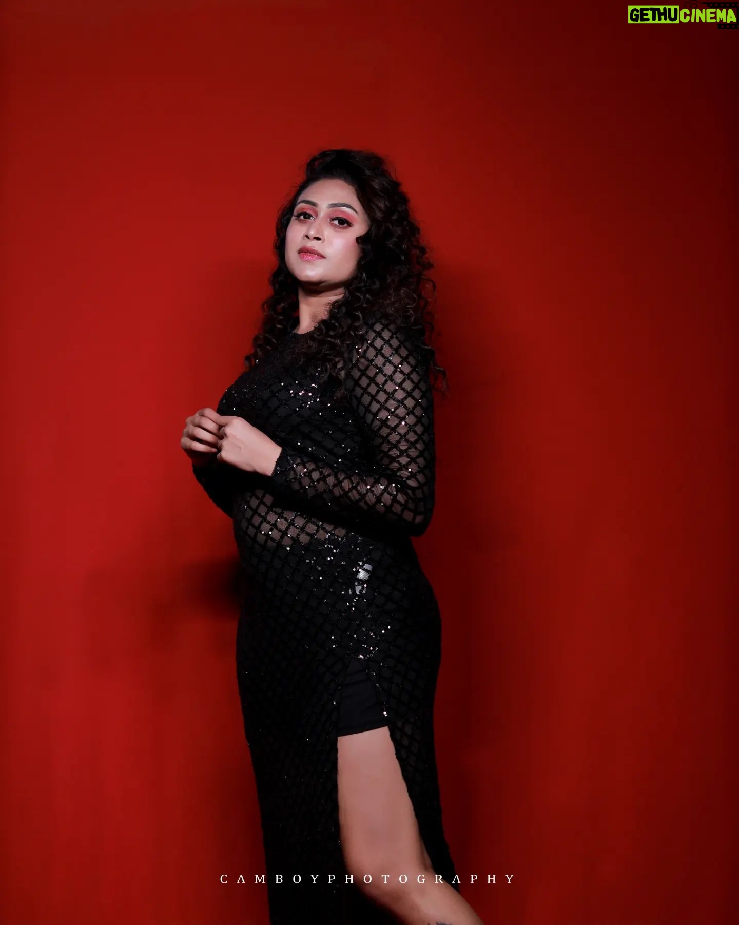 Janaki Sudheer Instagram - Some people are going to reject you simply because you shine too bright for them. That's ok. Keep shining. #photooftheday #picoftheday #pictureoftheday #selflove #sexy #smile #happiness #happy #loveyourself #love #pretty #peace #perfect #iamonmyway #instagood #instalove #instafashion #instadaily #instamood #instafashion #janakisudheer #modelsofinstagram #malayalamcinema #modellife #modelsofkerala #bgbossmalayalam #bigbossmalayalamseason4 #power
