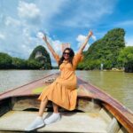 Janaki Sudheer Instagram - Travel is an investment in yourself 😍 #instagood #instagram #instamood #instadaily #reelitfeelit #instalike #instaphoto #janakisudheer #modelsofinstagram #modelsofkerala #bigbossmalayalam #bigbossmalayalamseason4 #iamonmyway #smile #happiness #happy #shinebright