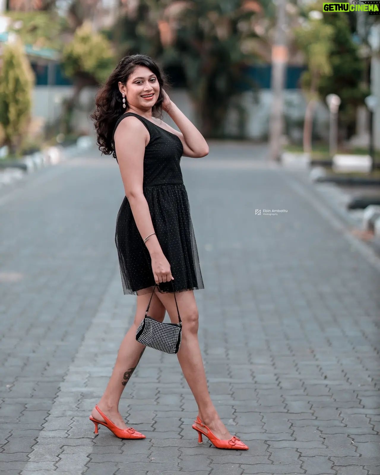 Janaki Sudheer - 4K Likes - Wear black. Embrace your dark side.
💄 @mua_alisha_official
#instagood #instalove #instafashion #instagram #instalike #instamood #possitivevibes #photooftheday #picoftheday #happiness #loveyourself #janakisudheer #janakisudheerarmy #actress #modelsofkerala #modelsofinstagram #possitivevibes #black