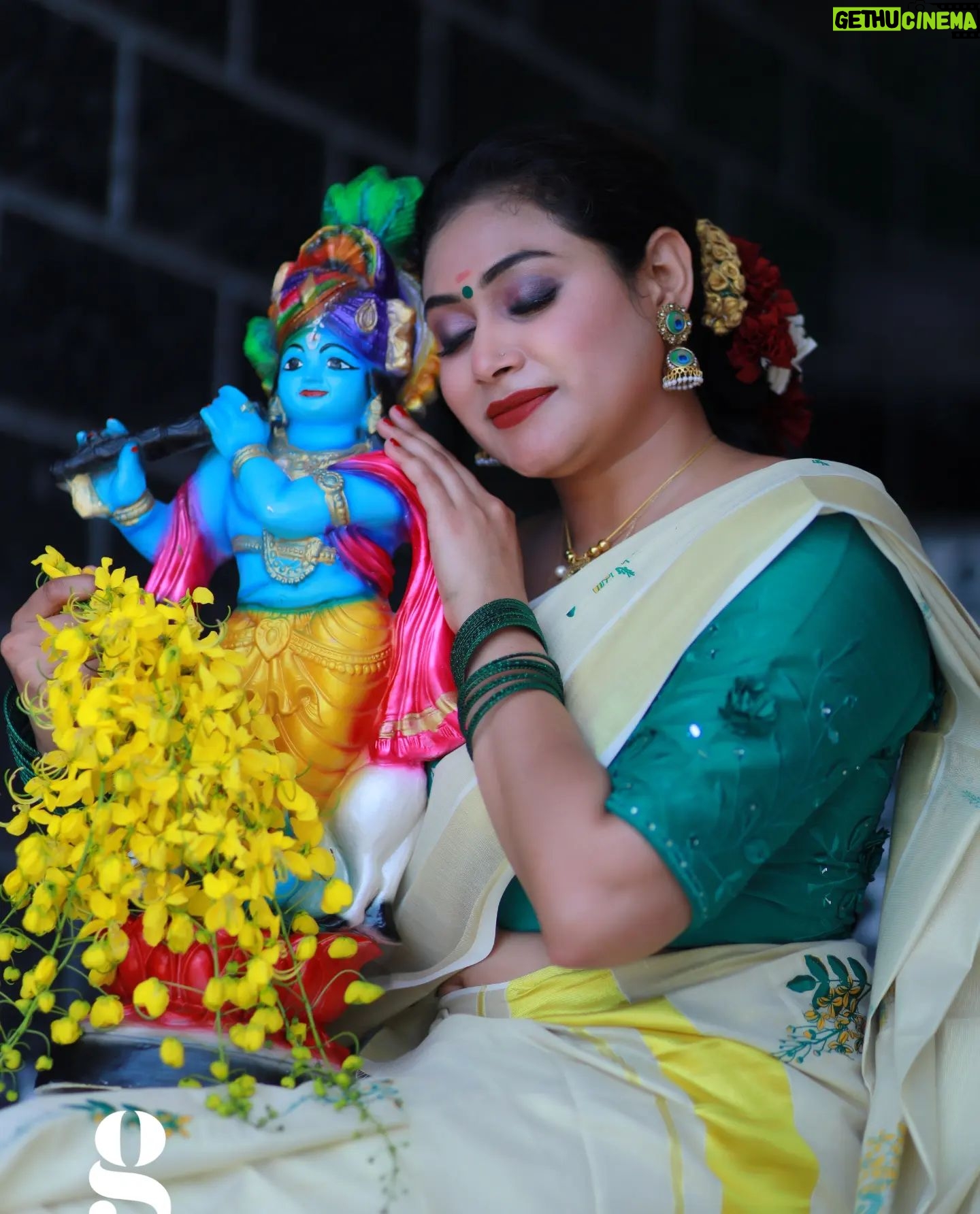 Janaki Sudheer Instagram - Krishna says, The key of happiness is the reduction of desires. Costume:- @kasavu_mall #explore #enjoylittlethings #enjoylife #enjoy #exploremore #iamonmyway #instagood #instalove #instafashion #vibes_of__kerala #vishu #smile #peace #perfect #bigbossmalayalam #bigbossmalayalamseason4 #modelsofinstagram #modelsofinsta #modelsofkerala #selflove #loveyourself #love #janakisudheer