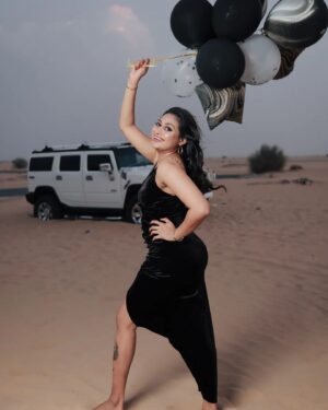 Janaki Sudheer Instagram - Happy birthday to mee 🎂🥳🥳🎉🎉🎉 

#instagood #iamonmyway #instafashion #instalike #instamood #instadaily #birthday #trip #triplife #smile #selflove #modelsofinstagram #modelsofkerala #bigbossmalayalam #bigbossmalayalamseason4 #janakisudheer