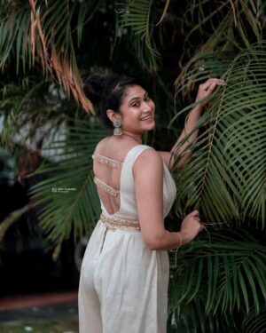 Janaki Sudheer Instagram - I'm nicer when I like my outfit😊

📷 @ebin_ambattu 
👗 @jez_fio 
💄 @mua_alisha_official 

#insta #instagood #iamonmyway #instalove #instafashion #instadaily #instalike #instamood #loveyouall #lifechanging #malayalamcinema #modelsofkerala #modelsofinstagram #bigbossmalayalam #bigbossmalayalamseason4 #photooftheday #possitivevibes #pictureoftheday #sexy #selflove #smilemore #malayalam #janakisudheer #janakisudheerarmy #ebinambattu #enjoylittlethings
