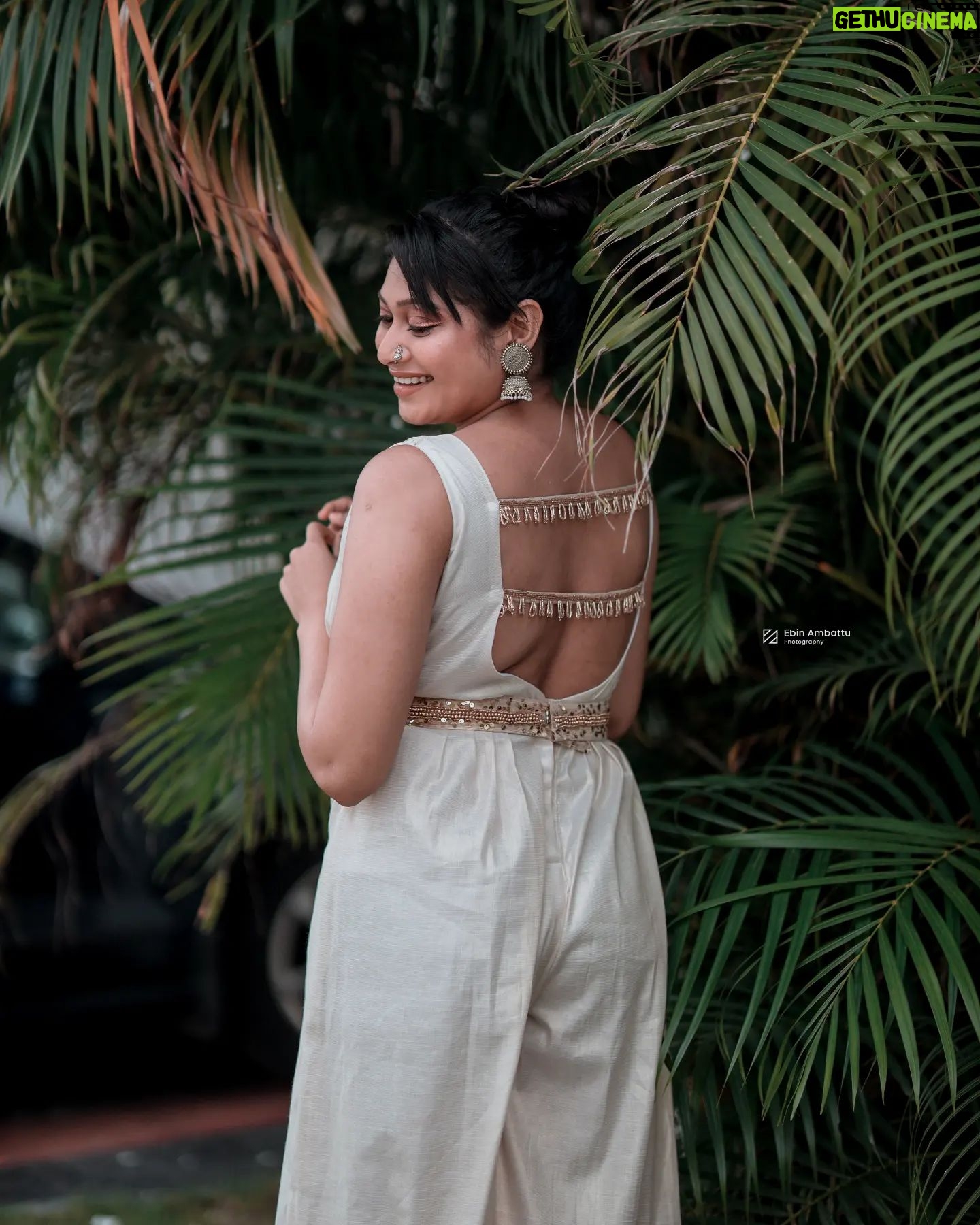 Janaki Sudheer - 5K Likes - I'm nicer when I like my outfit😊
📷 @ebin_ambattu
👗 @jez_fio
💄 @mua_alisha_official
#insta #instagood #iamonmyway #instalove #instafashion #instadaily #instalike #instamood #loveyouall #lifechanging #malayalamcinema #modelsofkerala #modelsofinstagram #bigbossmalayalam #bigbossmalayalamseason4 #photooftheday #possitivevibes #pictureoftheday #sexy #selflove #smilemore #malayalam #janakisudheer #janakisudheerarmy #ebinambattu #enjoylittlethings