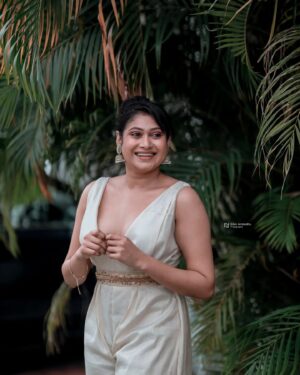 Janaki Sudheer Instagram - I'm nicer when I like my outfit😊

📷 @ebin_ambattu 
👗 @jez_fio 
💄 @mua_alisha_official 

#insta #instagood #iamonmyway #instalove #instafashion #instadaily #instalike #instamood #loveyouall #lifechanging #malayalamcinema #modelsofkerala #modelsofinstagram #bigbossmalayalam #bigbossmalayalamseason4 #photooftheday #possitivevibes #pictureoftheday #sexy #selflove #smilemore #malayalam #janakisudheer #janakisudheerarmy #ebinambattu #enjoylittlethings