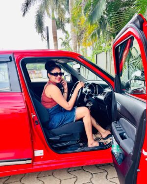 Janaki Sudheer Instagram - There’s a lot of tension. But it all goes off when I drive my car. 

#instagood #instagram #instadaily #swift #drive #hairstyles #happiness #love #peace #smile #onmyway #janakisudheer #modelsofinstagram #modelsofkerala #love #bigbossmalayalam #bigbossmalayalamseason4 #vibe #mallu #outfitoftheday #outfits #enjoylittlethings #enjoylife #peace