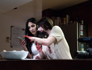 Jandae Percem Instagram - 3... 2... 1... Action! 🎥 @lacarolinalevi
#film #movie #horror #set #action #horrorfilm #camera #filmcamera