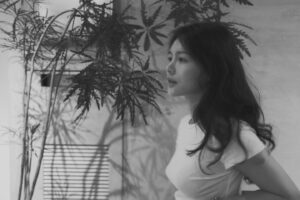 Jane Chen Instagram - 常努力用力過度
常無法放過自己 
常覺得沒有希望

如果只是緊閉著眼等待 那就一切都不會改變

謝謝那些比我自己還喜歡自己的朋友 
你們的鼓勵為我帶來無限可能
