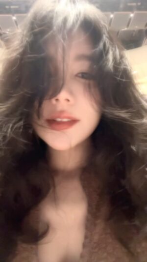 Jane Chen Instagram - 瀏海該剪了
