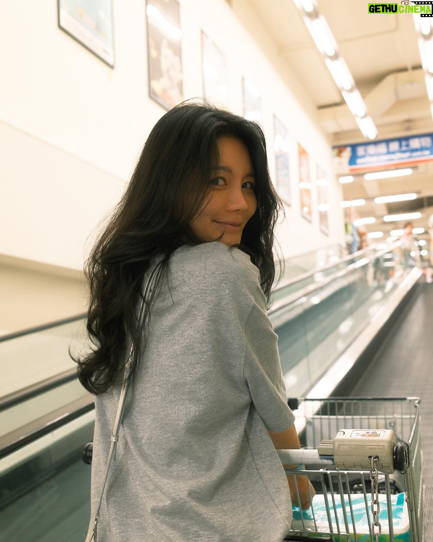 Jane Chen - 2.3K Likes - 484亞洲人都很愛吃泡麵?
#超市系列