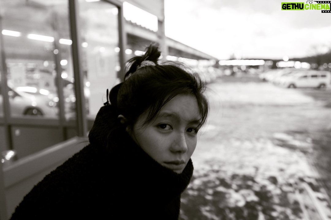 Jane Chen - 2K Likes - 黑白後頭緊追著巧克力🤎