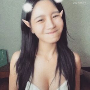 Jane Chen Instagram - 原本這張是可愛到不行的動圖
結果IG不支援🤷🏻‍♀️

歡迎來直播間搶購1GB雲端空間；裡頭滿滿都是我😍

10:50 在 @uplivetw 
🔍lovepitw😚